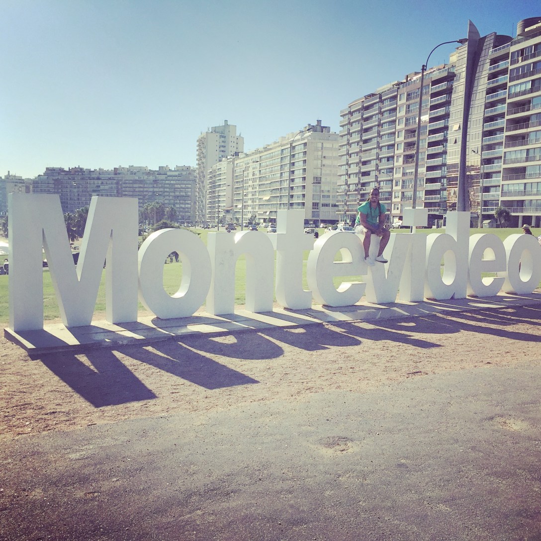 montevideo-sign